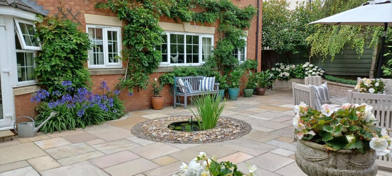 Harlequin B&B 레드베리 외부 사진