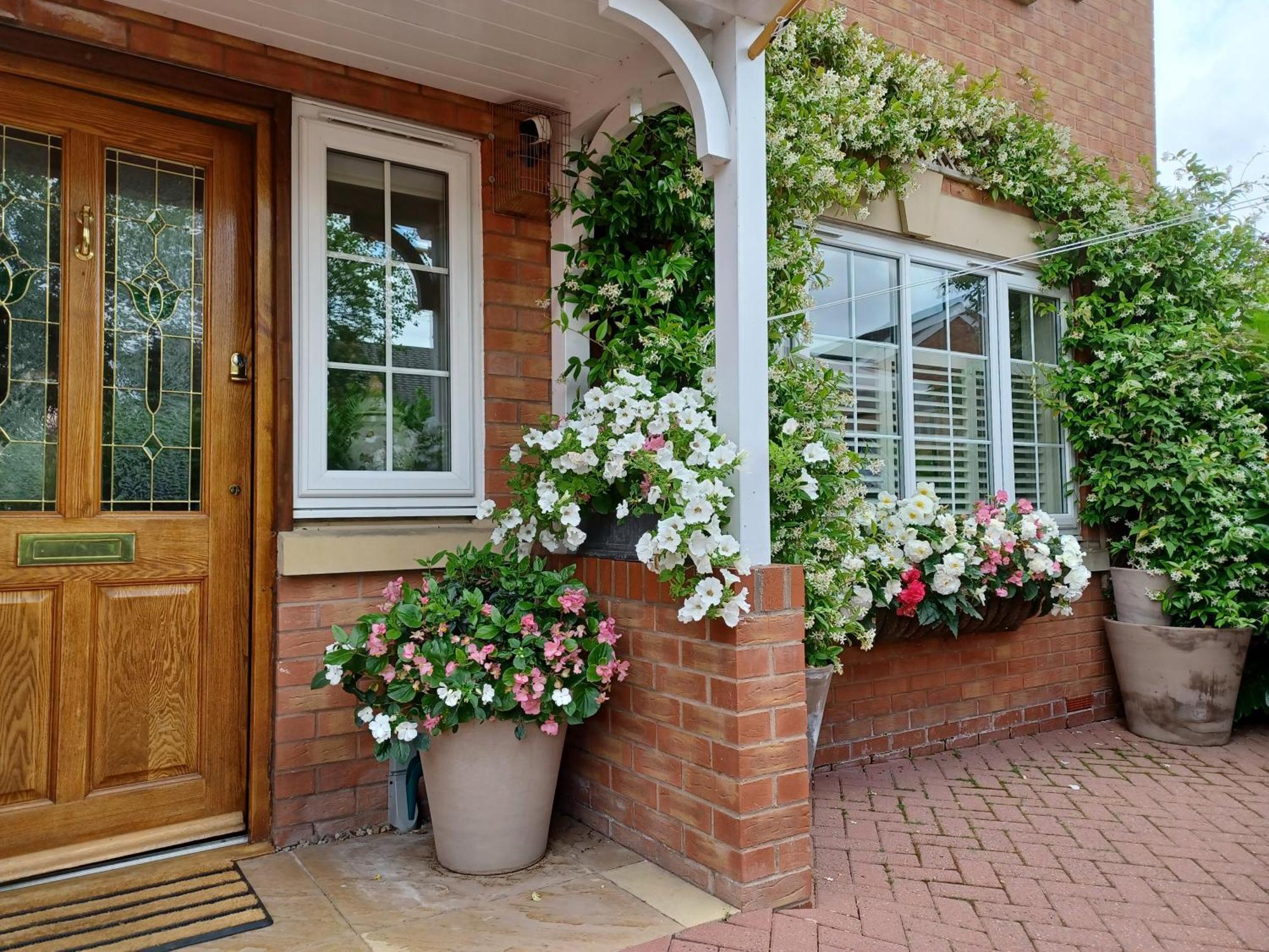 Harlequin B&B 레드베리 외부 사진