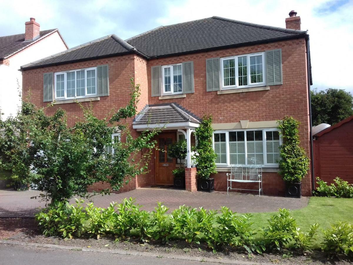 Harlequin B&B 레드베리 외부 사진