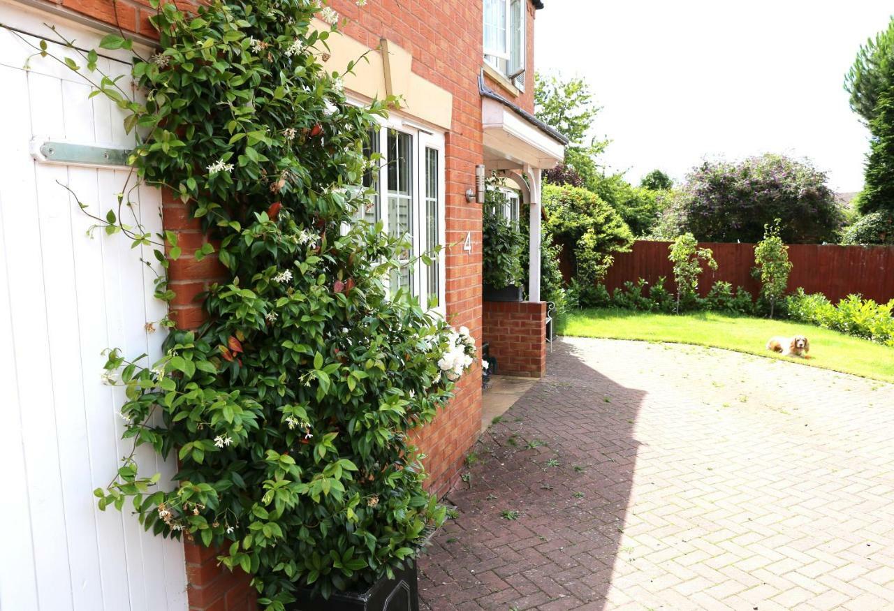 Harlequin B&B 레드베리 외부 사진